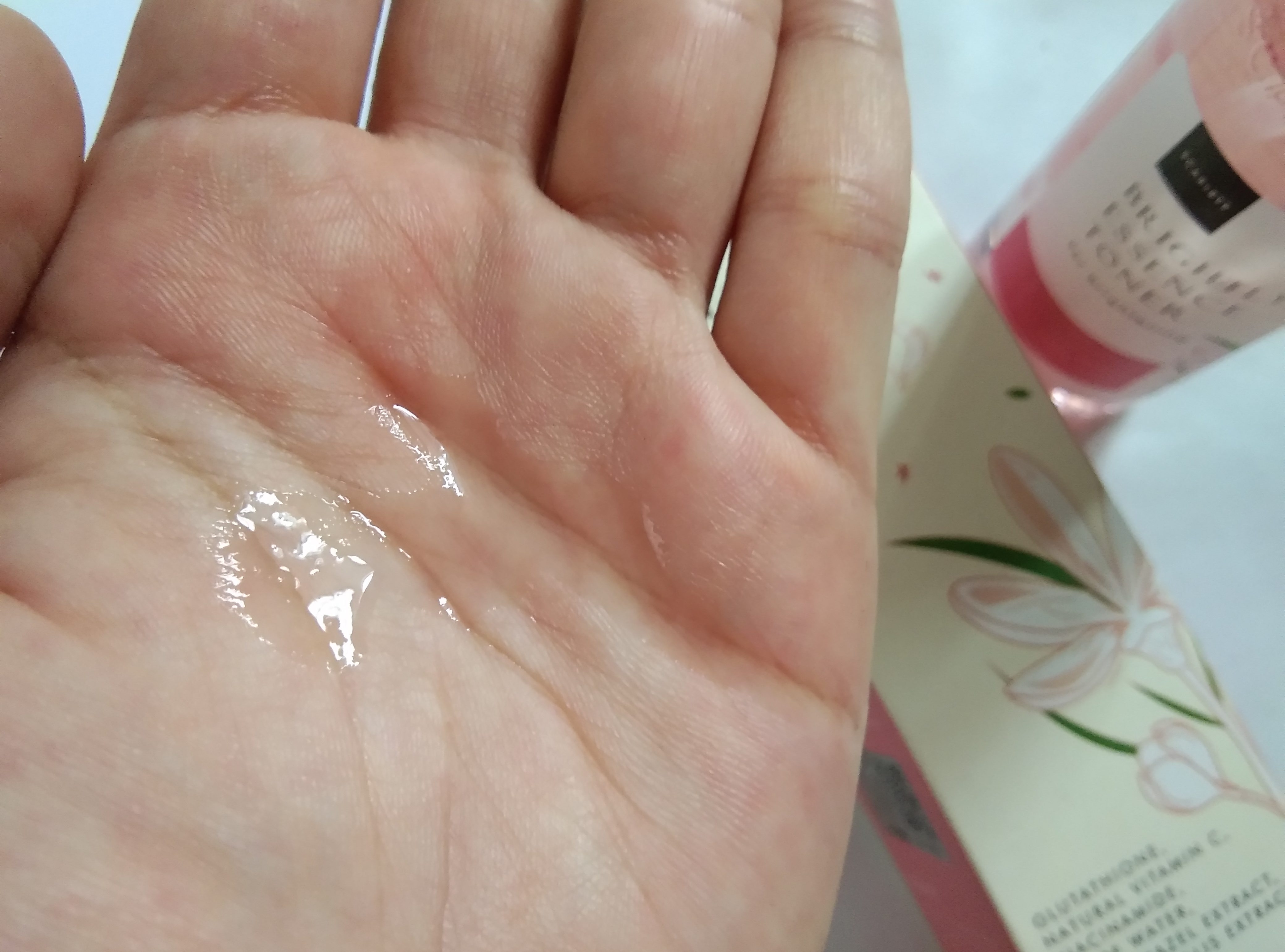 Scarlett Whitening Essence Toner