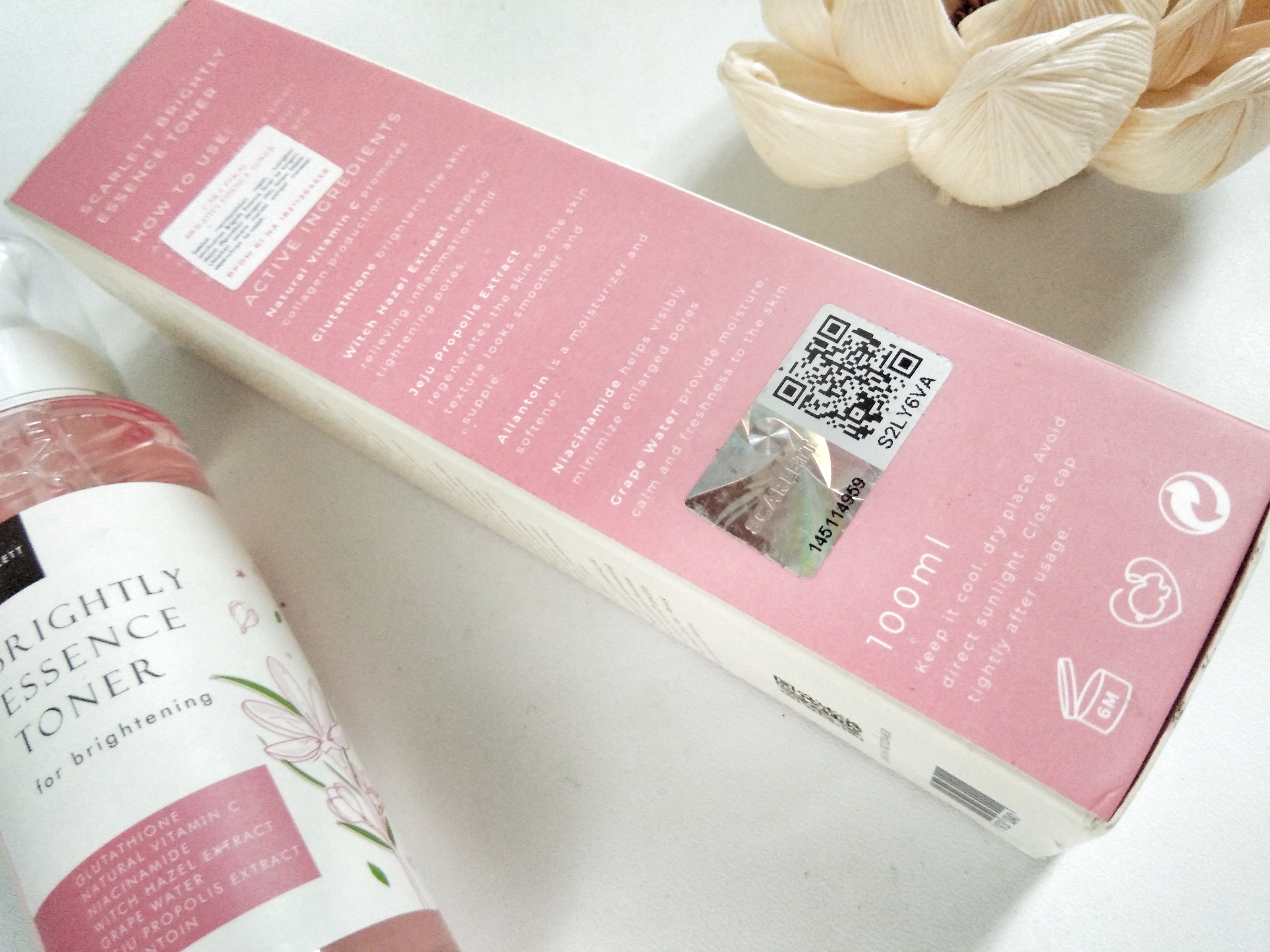 Scarlett Essence Toner
