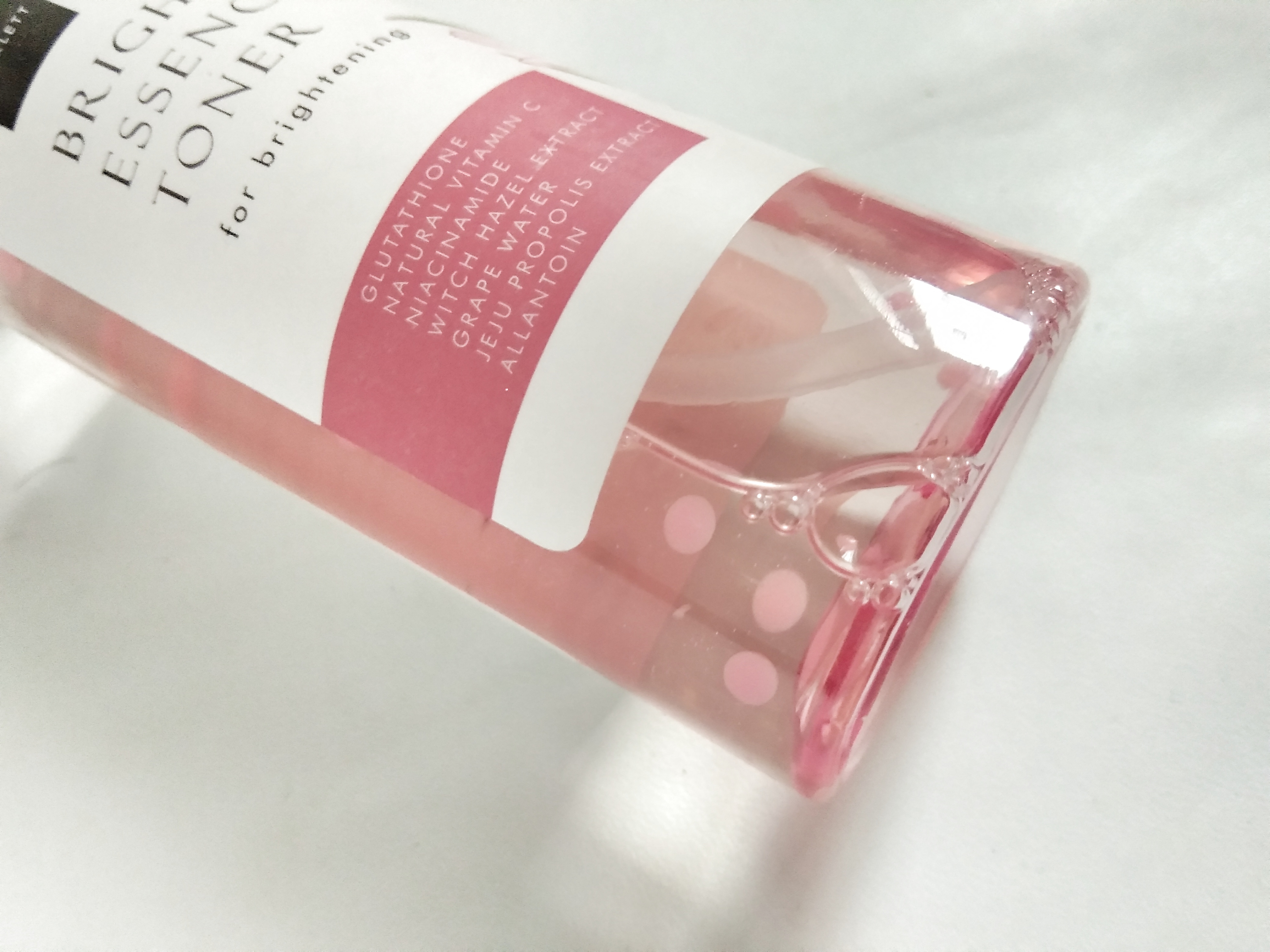 Scarlett Brightly Essence Toner